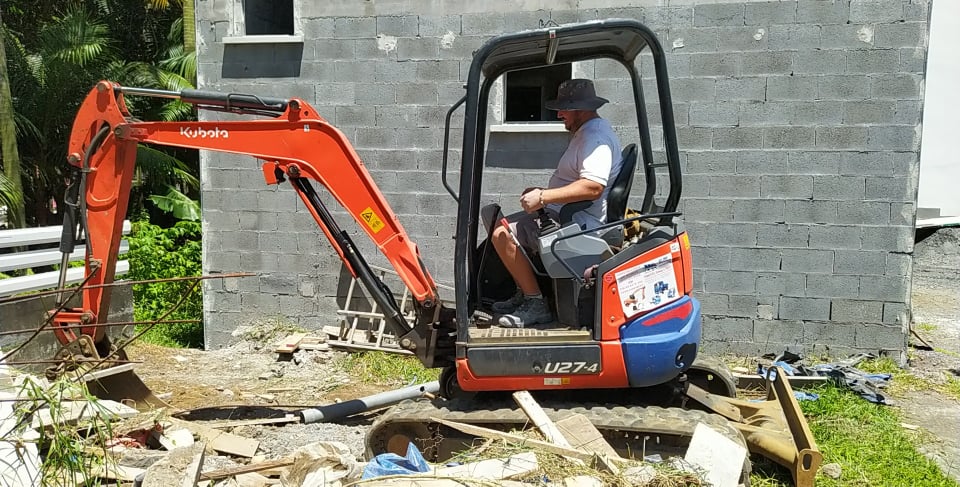 Mini pelle Kubota en rénovation